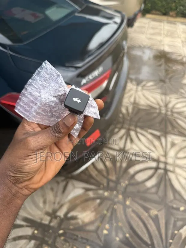 Honda Accord Boot Switch 2018-2022 · Photo 1