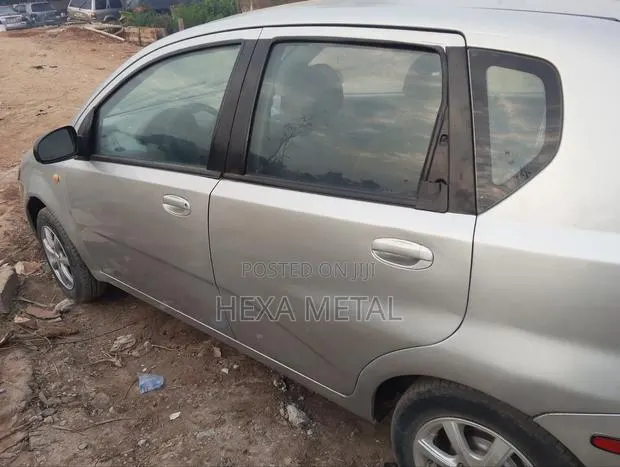 Chevrolet Aveo 2005 Silver · Photo 1