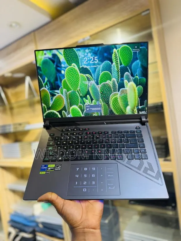 Laptop Asus ROG Strix G16 G614 16GB Intel Core i7 SSD 1T · Photo 1