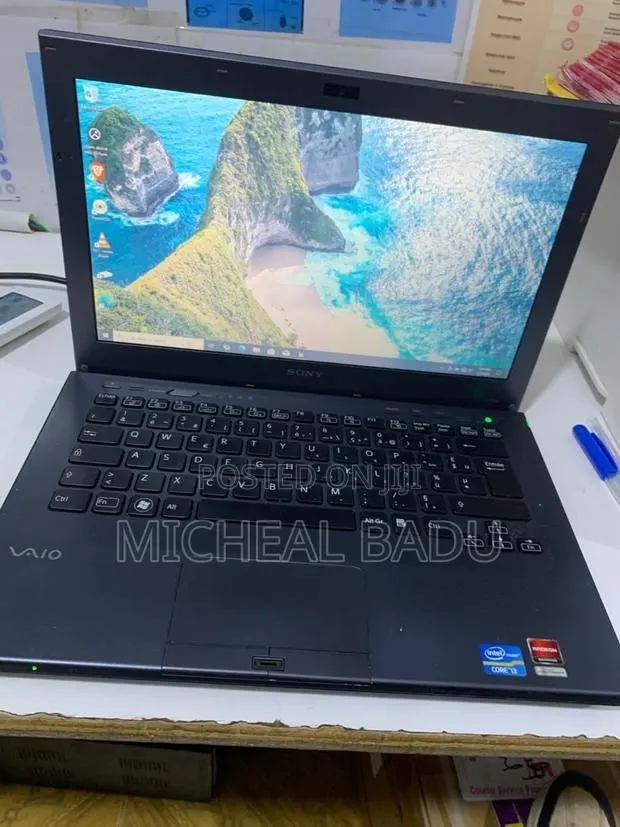Laptop Sony VAIO VPC-SB3N9E 8GB Intel Core i3 HDD 512GB · Photo 1
