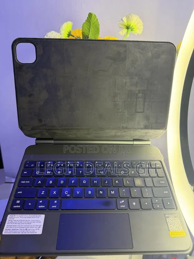 Apple iPad Folio Keyboard · Photo 1