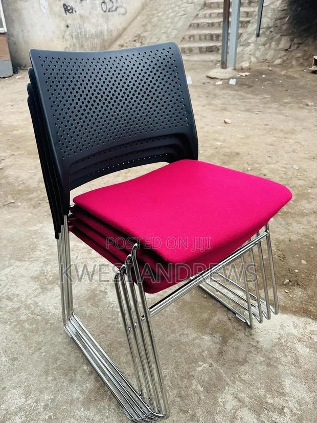 Material Chairs · Photo 1