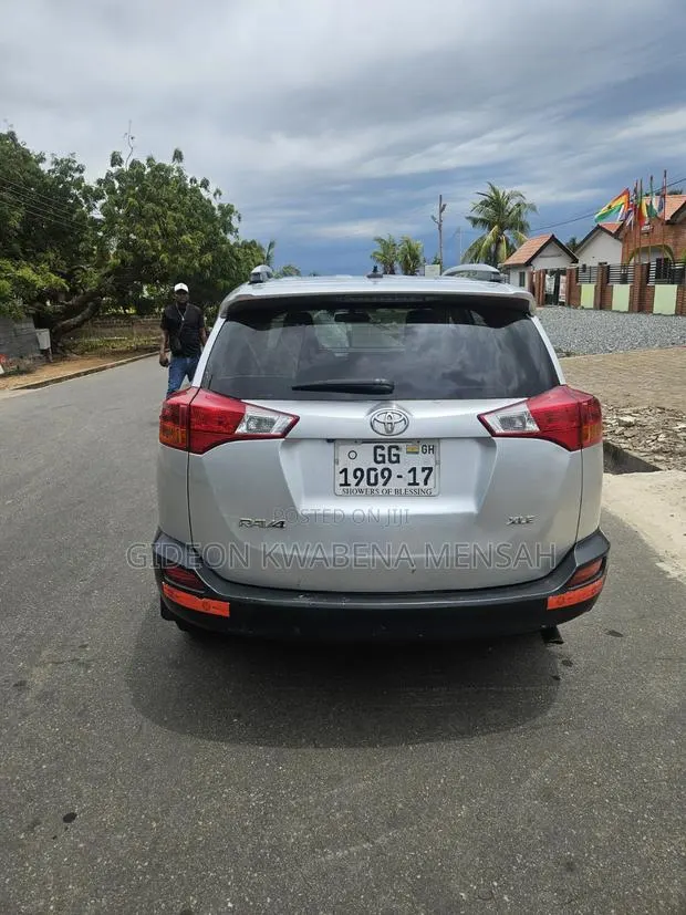 Toyota RAV4 LE 4dr SUV (2.5L 4cyl 6A) 2014 Silver · Photo 1
