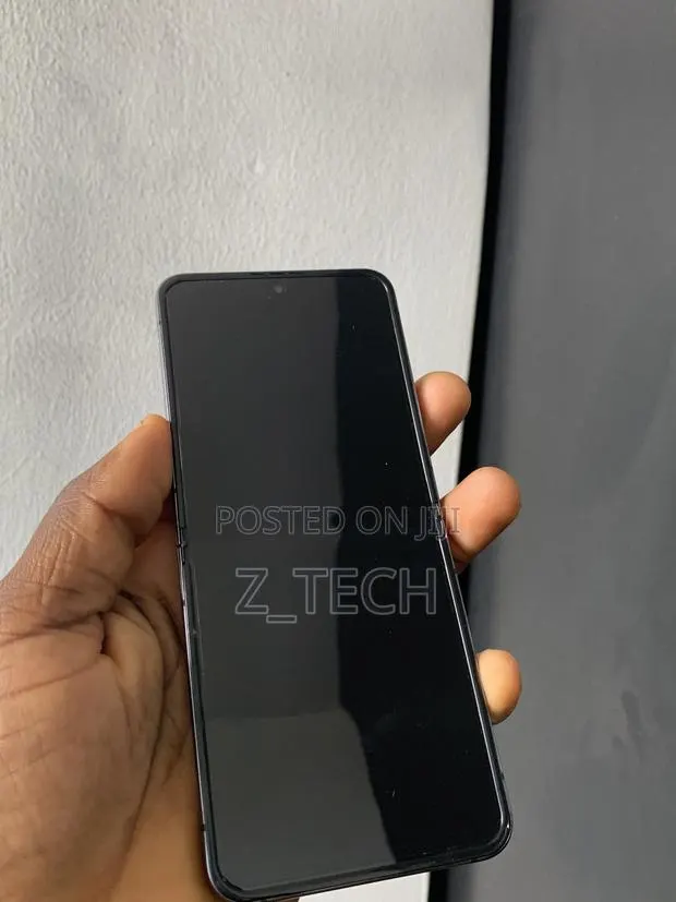Samsung Galaxy Z Flip5 512 GB Black · Photo 4