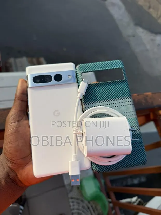 Google Pixel 7 Pro 128 GB White · Photo 1