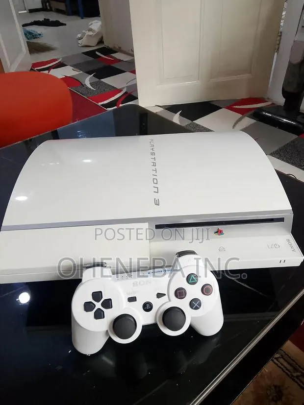 PS3 Special Edition Type With Games + 2 Controllers · Photo 1