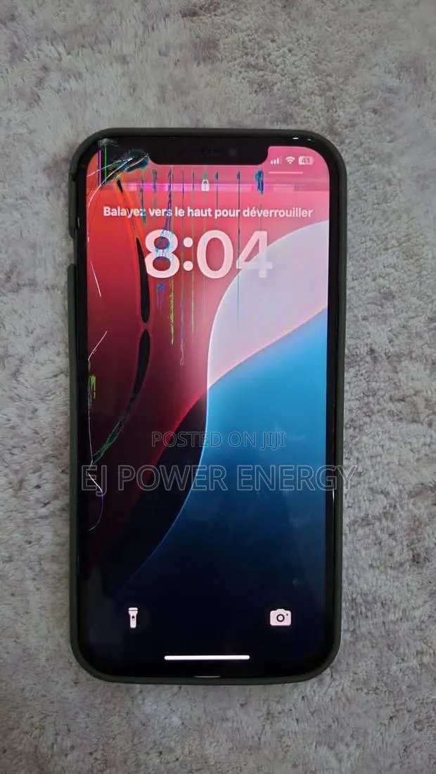 All iPhone and Samsung Screens Replacement · Photo 2