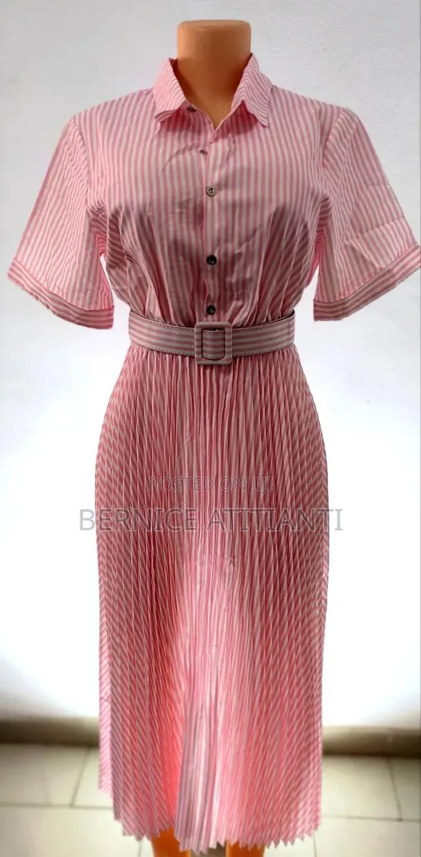 A Coloured Elegant Ladies Dress · Photo 1