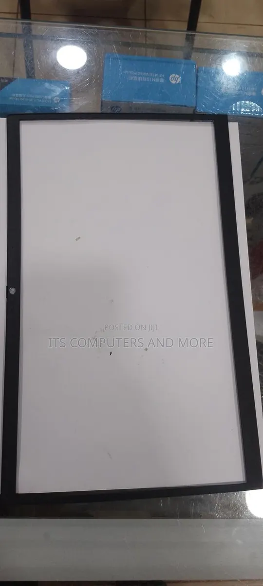 Hp Elitebook Bezel 830 G8 · Photo 1