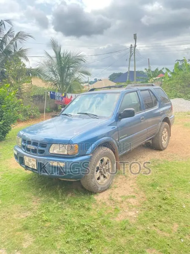 Isuzu Rodeo 2004 Blue · Photo 1