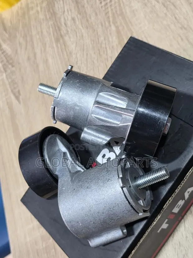 Belt Tensioner for Jetta v and Golf v 2.5l Engines · Photo 1