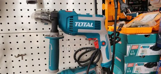 Total Impact Drill 900w · Photo 1