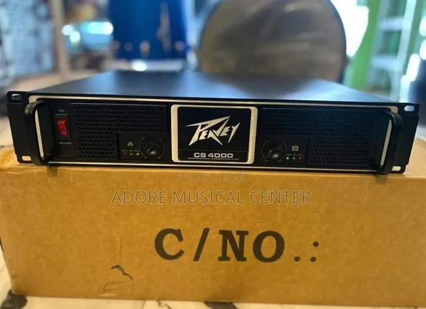 Peavey Cs4000 Power Amplifier · Photo 1