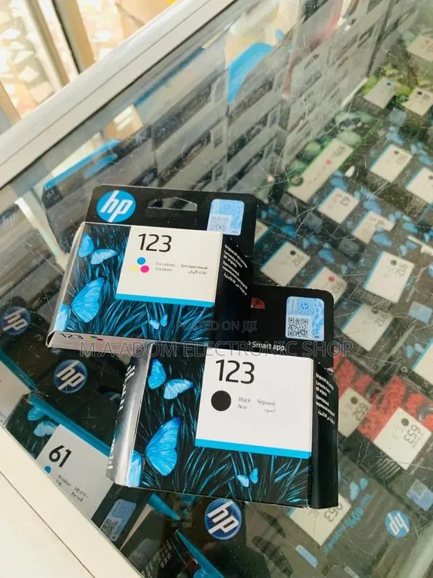 HP 123 Tri-Color Ink Cartridge: Keep Your Colors Vibrant · Photo 1