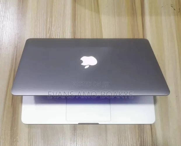 Laptop Apple MacBook Pro 2015 8GB Intel Core i5 SSD 256GB · Photo 1