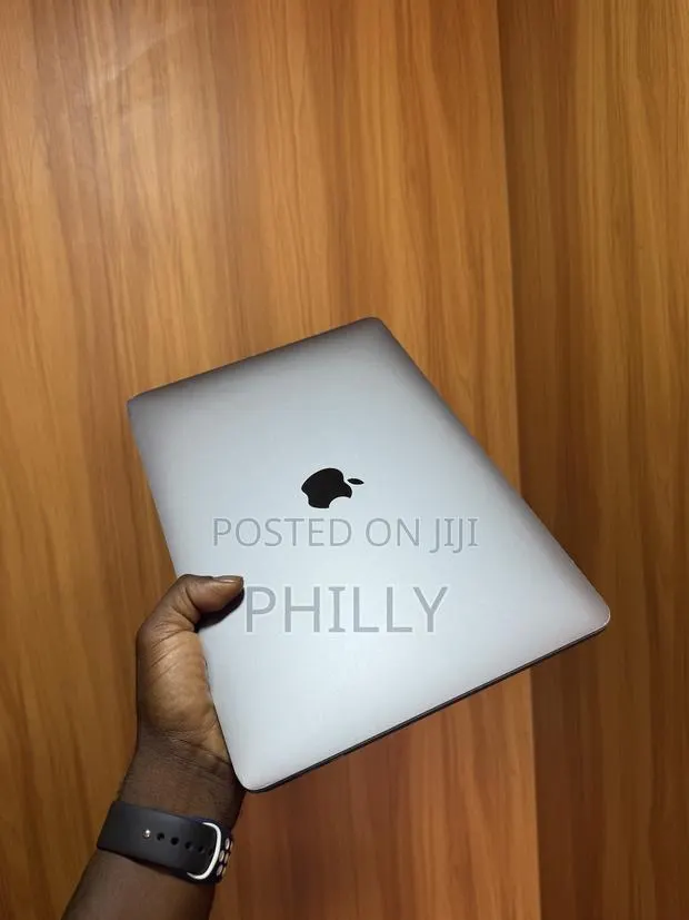 Laptop Apple MacBook Pro 2019 8GB Intel Core i5 SSD 128GB · Photo 1