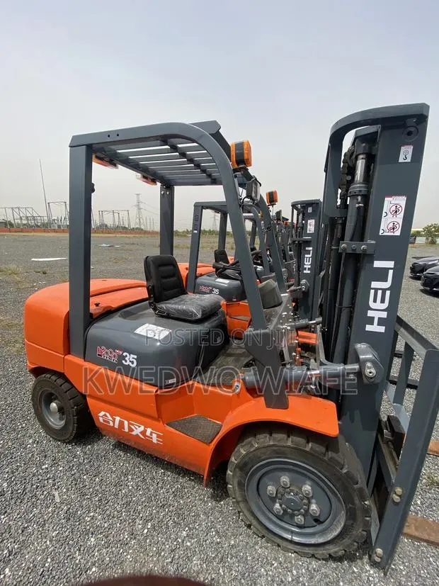 Heli 3 Tons Forklift · Photo 1
