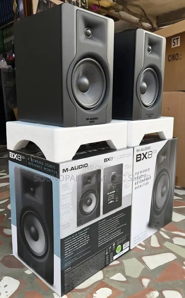 M-Audio BX8 D3 8-Inch Powered Studio Monitor · Photo 1