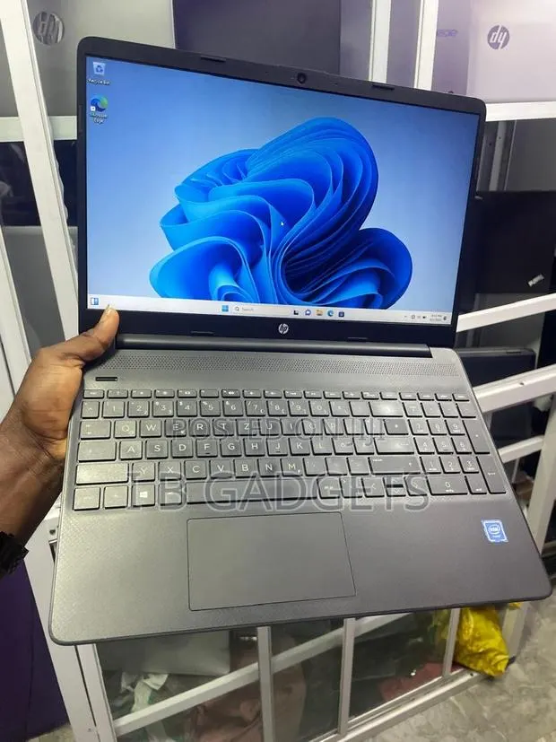 Laptop HP 15s 8GB Intel Celeron SSD 256GB · Photo 1