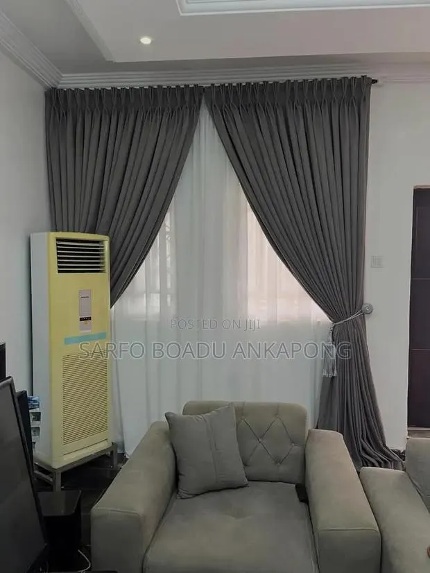 Gray Pinch Curtains Designs · Photo 3