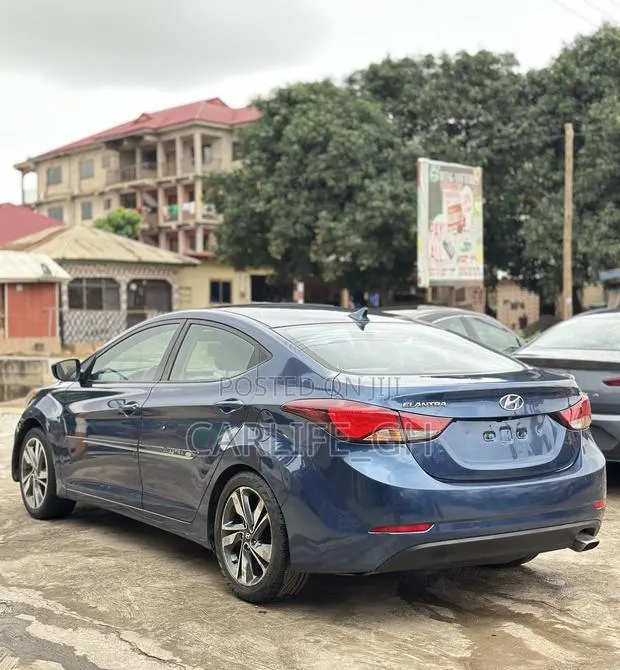 Hyundai Elantra Limited Sedan FWD (1.8L 4cyl 6A) 2016 Blue · Photo 1