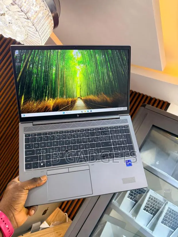 Laptop HP ZBook Fury 15 G8 16GB Intel Core i7 SSD 512GB · Photo 1
