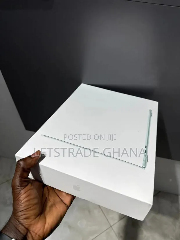 New Laptop Apple MacBook Air 2026 M5 16GB Apple M5 SSD 512GB · Photo 1