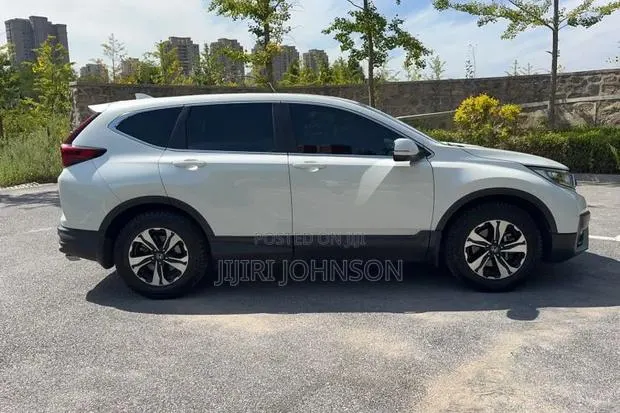 Honda CR-V 2021 White · Photo 1