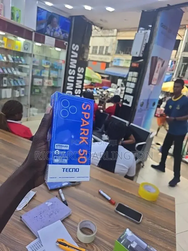 New Tecno Spark 50 128 GB Blue · Photo 1