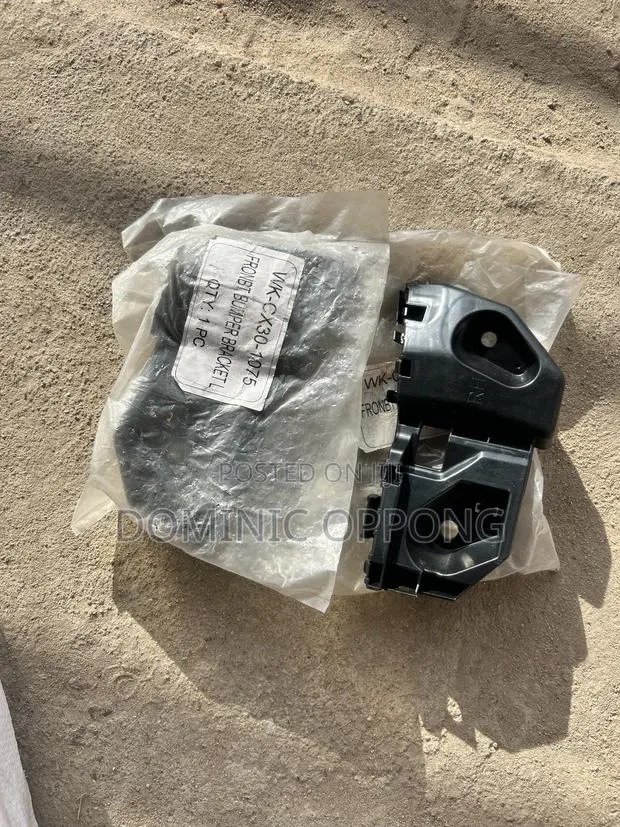 Mazda Cx 30 Front Bumper Locker Pair · Photo 1
