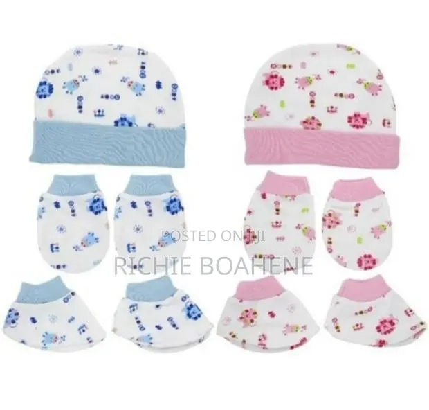 Hat Hand Mitten and Sock · Photo 1