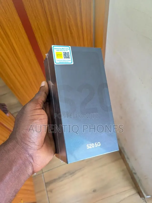 New Samsung Galaxy S20 128 GB Gray · Photo 1