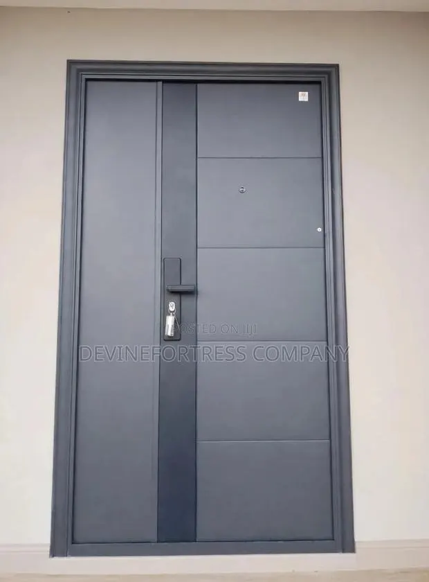 High Quality Smooth 11⁄2 Paladin Strong Door for All Weather · Photo 1