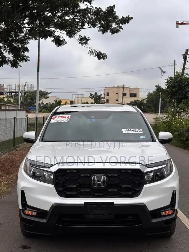 Honda Passport 2023 White · Photo 1