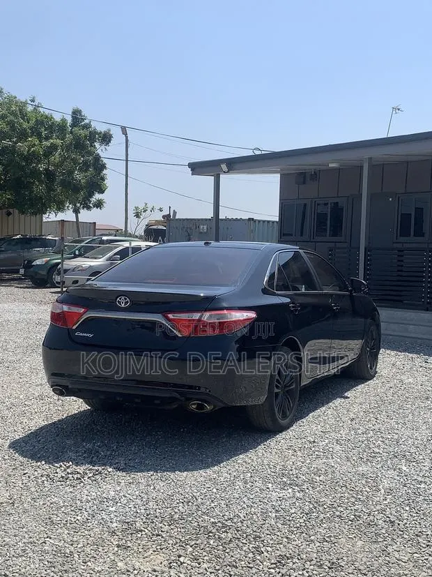 Toyota Camry 2016 Black · Photo 1