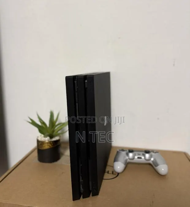 Playstation 4 Pro · Photo 1