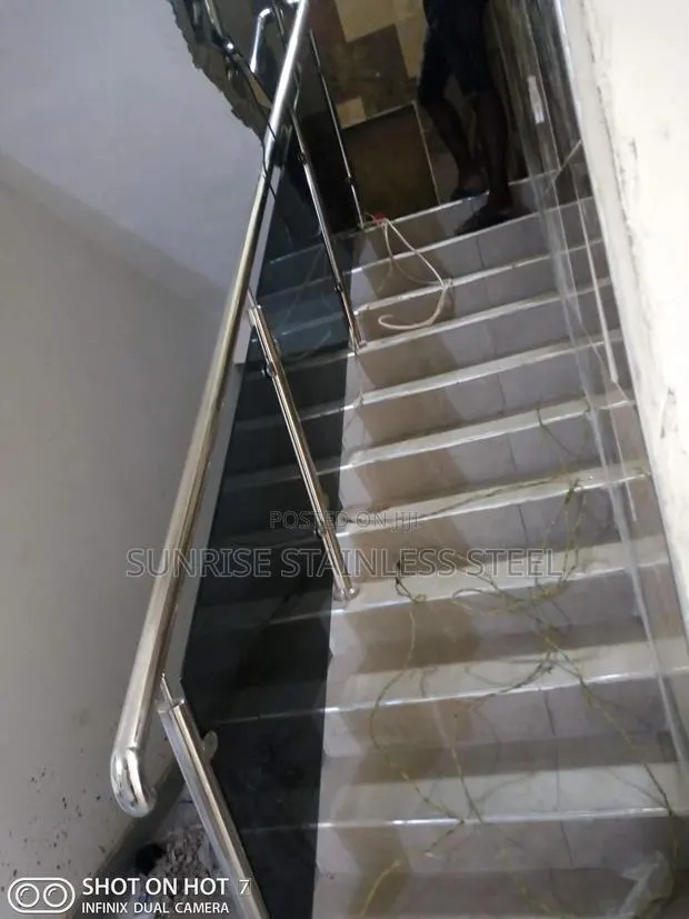 Trusted Shower Glass Partition Fabrication · Photo 1