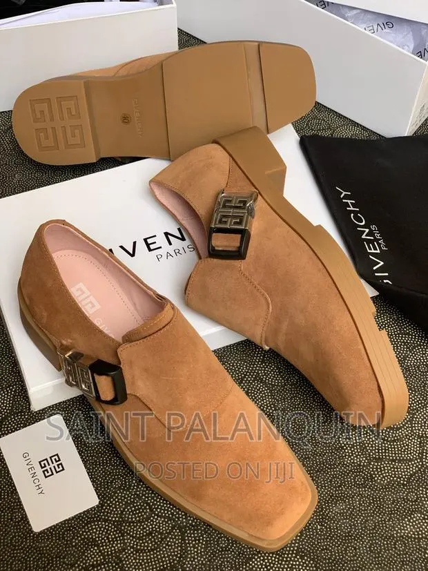 Givenchy Suede Shoe · Photo 1