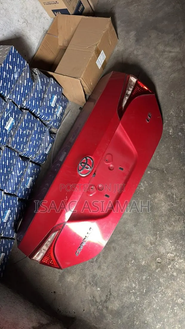 Toyota Corolla 2014,2015,2016,2017,2018,2019 Boot / Tailgate · Photo 1