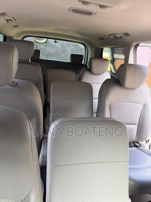 Hyundai Starex 2015 Grey · Photo 1