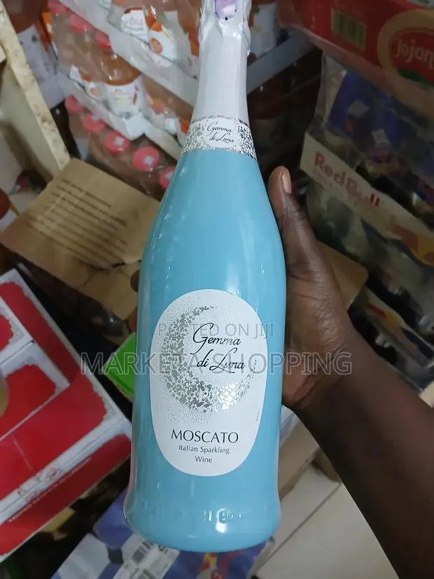 Moscato Sparkling Wine 750ml · Photo 1