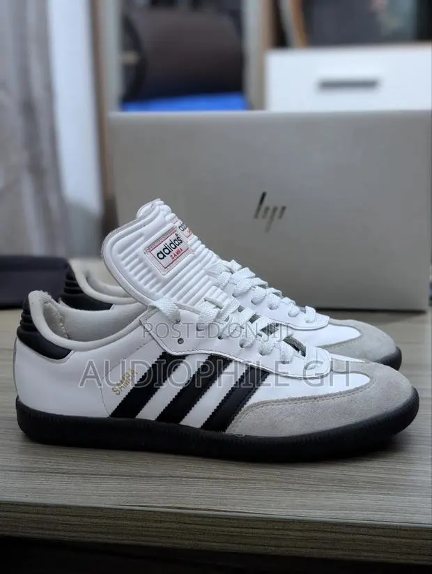 Preowned Adidas Samba Classic White / Black Sneakers · Photo 1