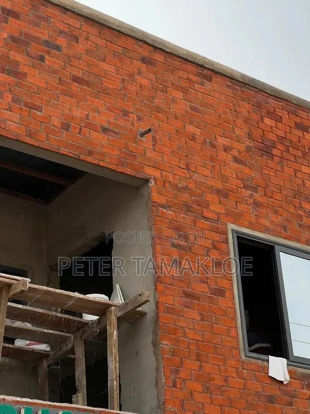 Brick and Tiles · Photo 1