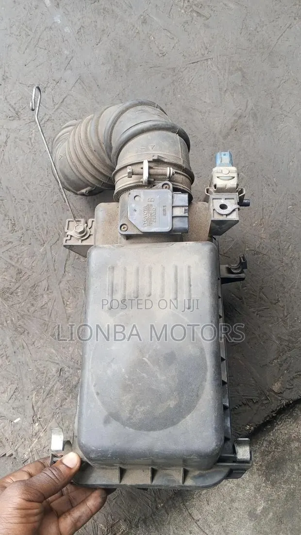 Corolla S 2005 Air Cleaner Box · Photo 1