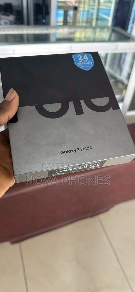 New Samsung Galaxy Z Fold4 512 GB Silver · Photo 1