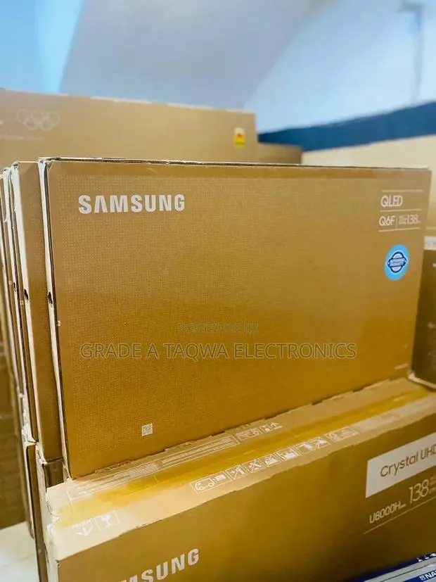 Sleekly QLED 55-Inch Samsung Smart TV · Photo 1
