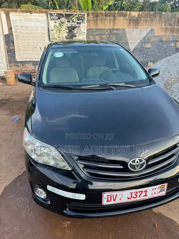 Toyota Corolla 2014 Black · Photo 1