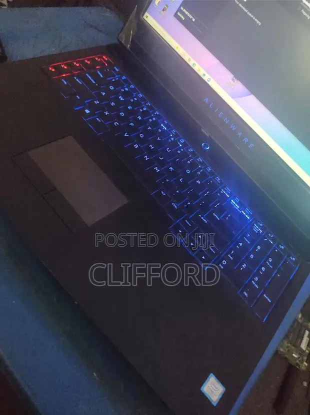New Laptop Alienware 17 R4 16GB Intel Core i7 SSD 512GB · Photo 1