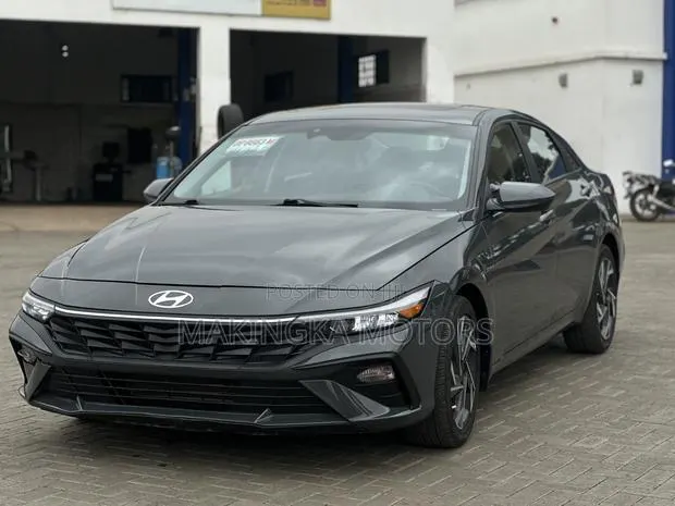 Hyundai Elantra SE 2024 Gray · Photo 1
