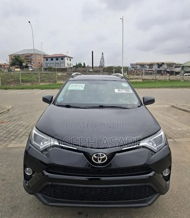 Toyota RAV4 LE AWD (2.5L 4cyl 6A) 2017 · Photo 1